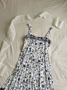 Knox Rose XS White Floral Maxi Sundress with Navy Trim